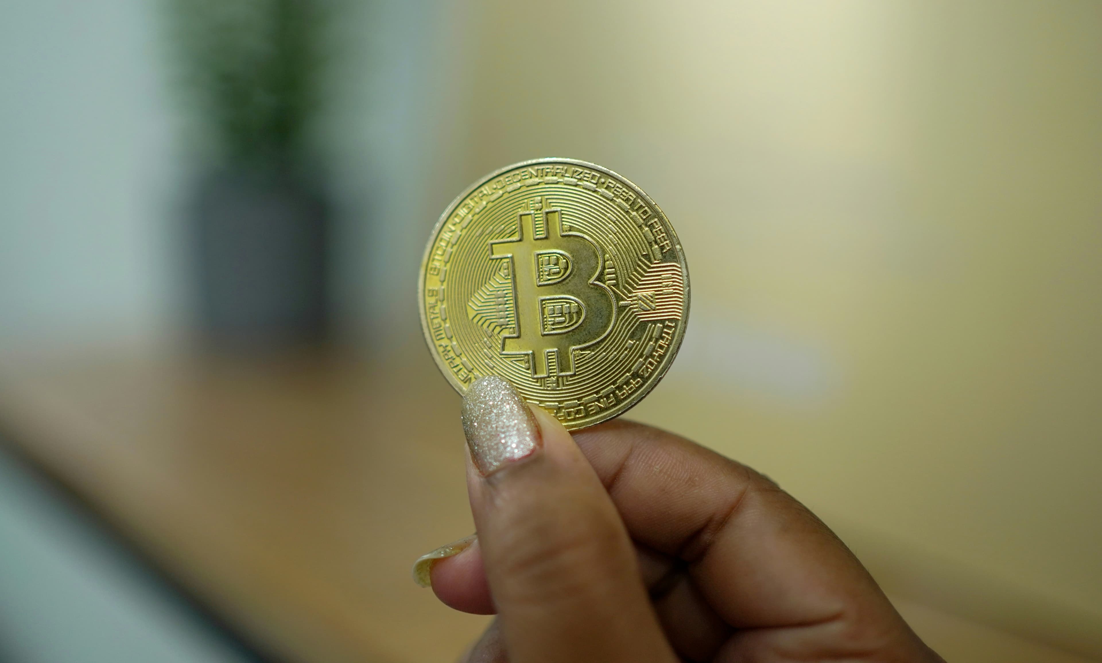Bitcoin to be above 90,000 USD at 12:00PM UTC on 16th December?